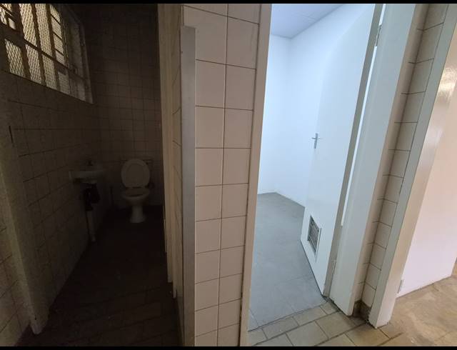 346M² RETAIL TO LET IN HALFWAY HOUSE